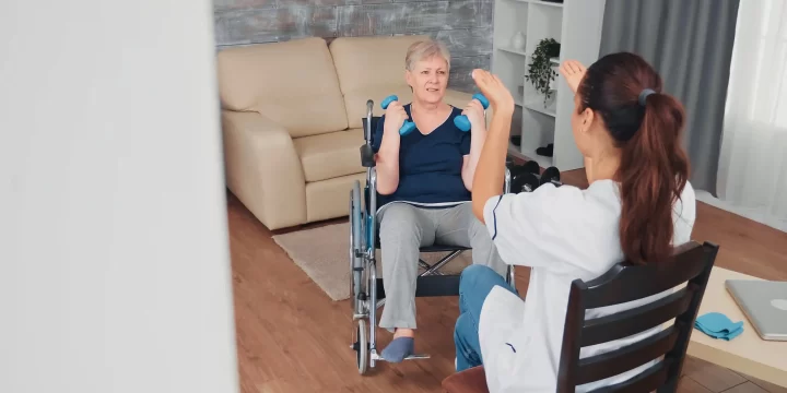 5 Cara Merawat Orang Stroke Agar Cepat Sembuh, Wajib Tahu!