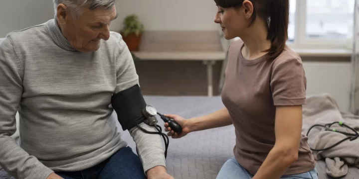 Pertolongan Pertama Gejala Stroke Ringan yang Harus Diketahui