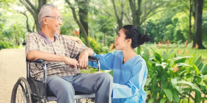 Komunikasi Terapeutik pada Lansia, Apa Itu?