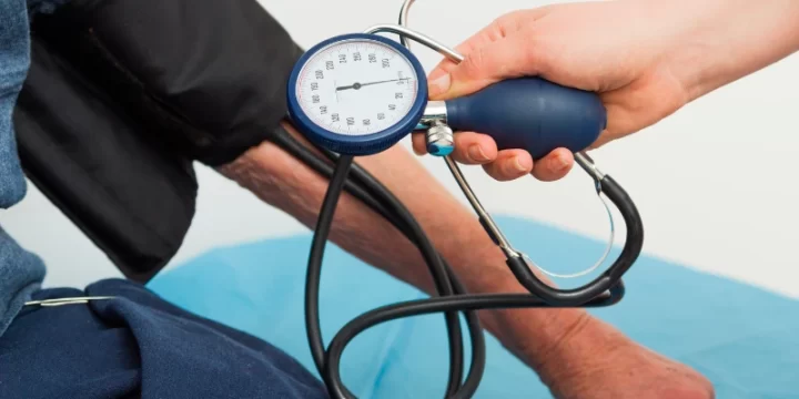 Penanganan Hipertensi pada Lansia? Cek 5 Tips Ini!