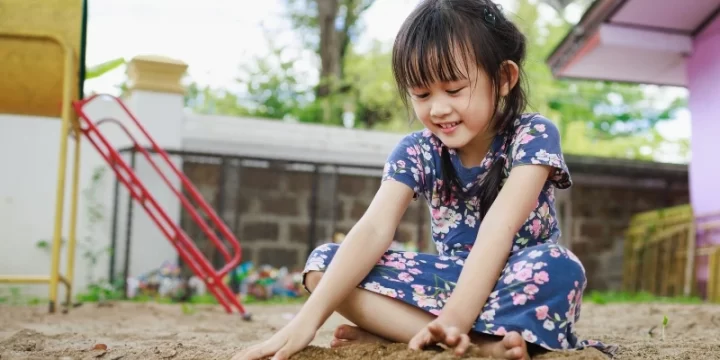 Stimulasi Anak Usia 12-18 Bulan agar Tumbuh Optimal