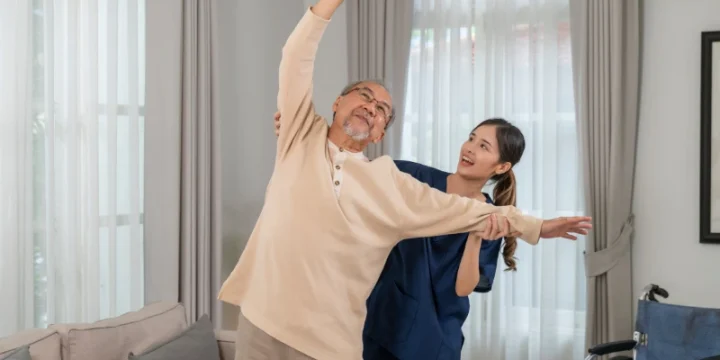 Kenapa Harus Menggunakan Jasa Perawat Home Care?